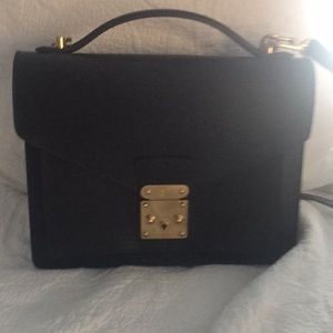 Louis Vuitton black epi leather shoulder bag